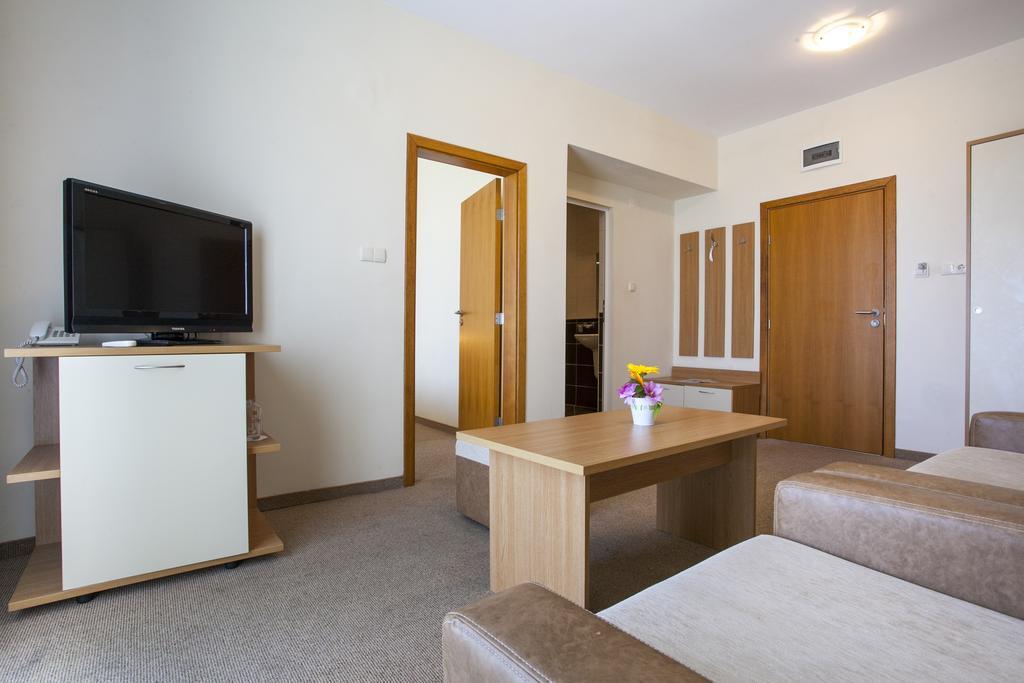 Melsa Coop Hotel 内塞伯尔 外观 照片